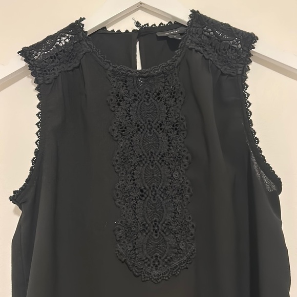 HALOGEN Black Lace Yoke Sleeveless Blouse, Small - Picture 4 of 10